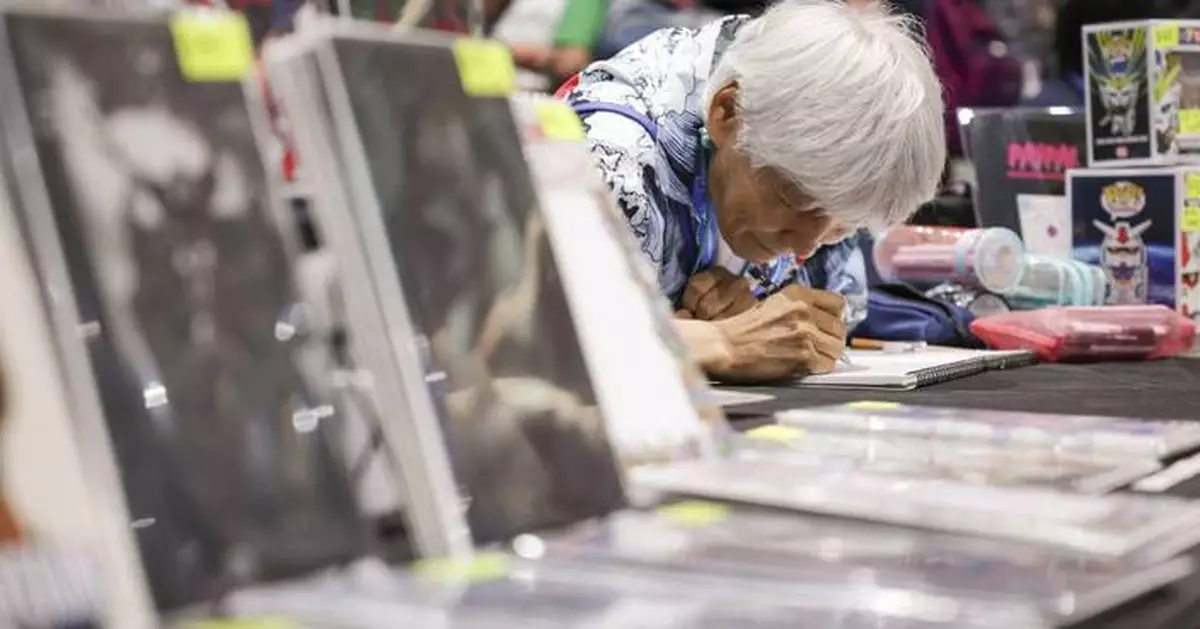 'Alien: Earth" oozes into Comic-Con Day 2, 'Predator: Badlands' slays and 'Tron: Ares' dazzles