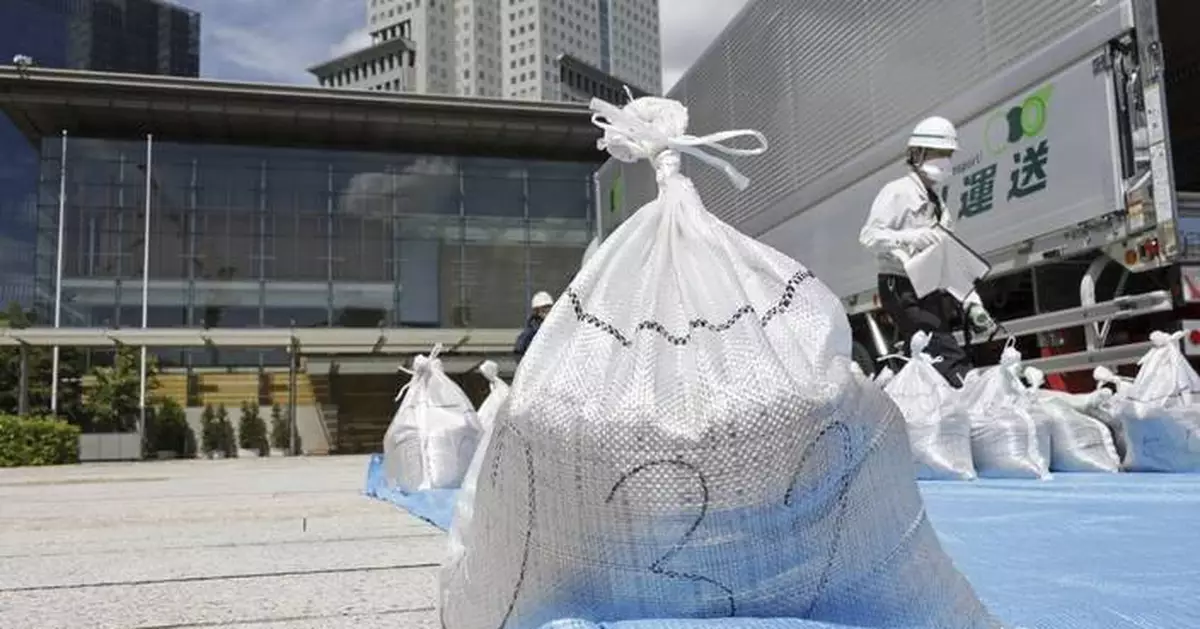 Slightly radioactive Fukushima soil being used at Japanese prime minister's office to prove safety