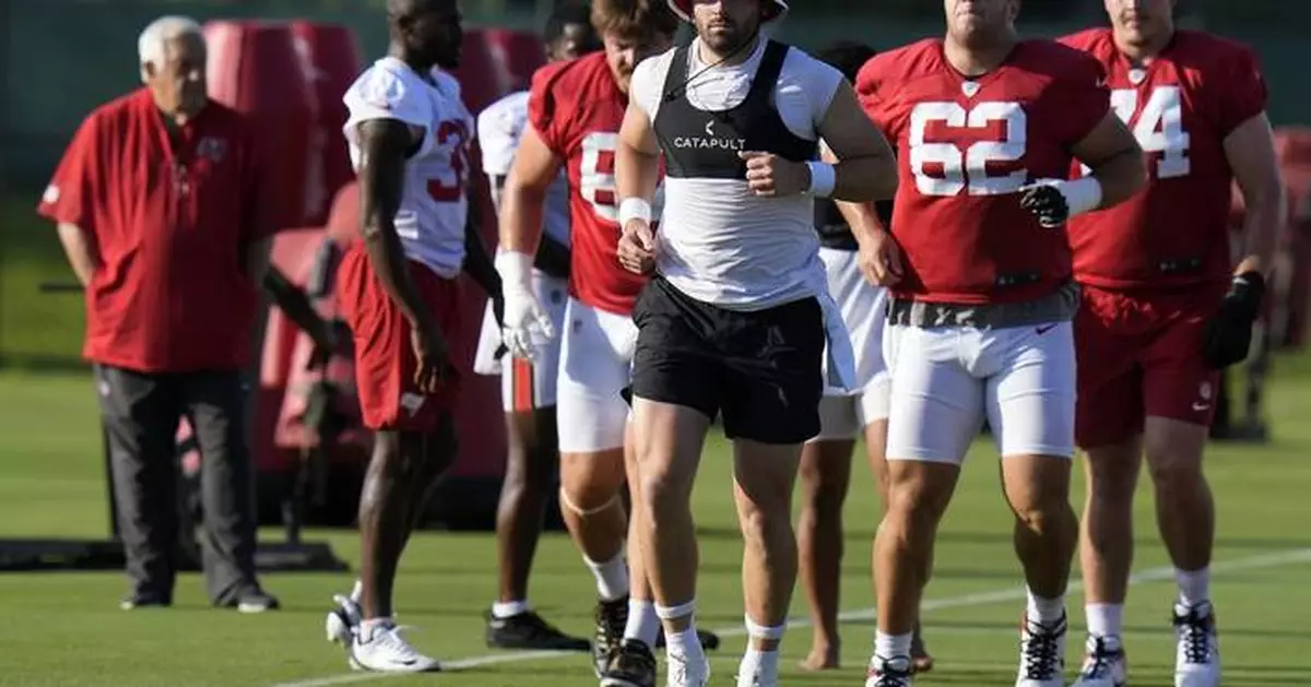 Buccaneers rookie linebacker David Walker out with a torn ACL