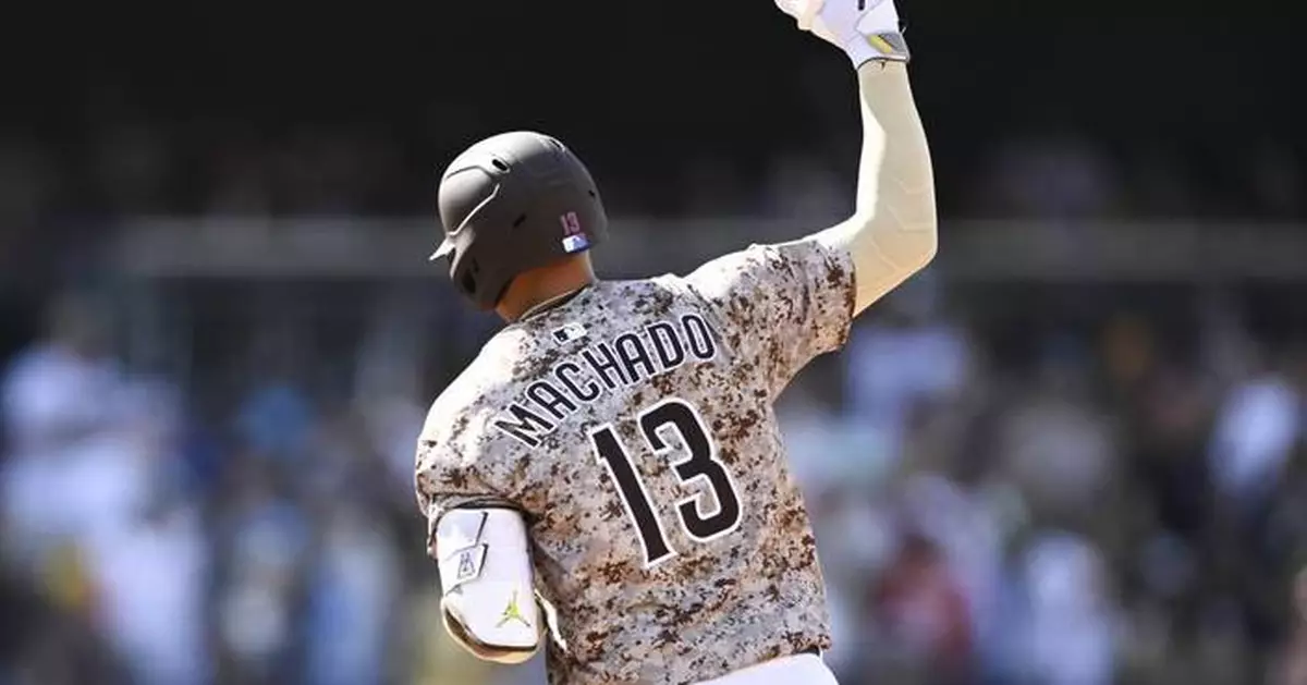 Padres slugger Manny Machado gets his 2,000th career hit