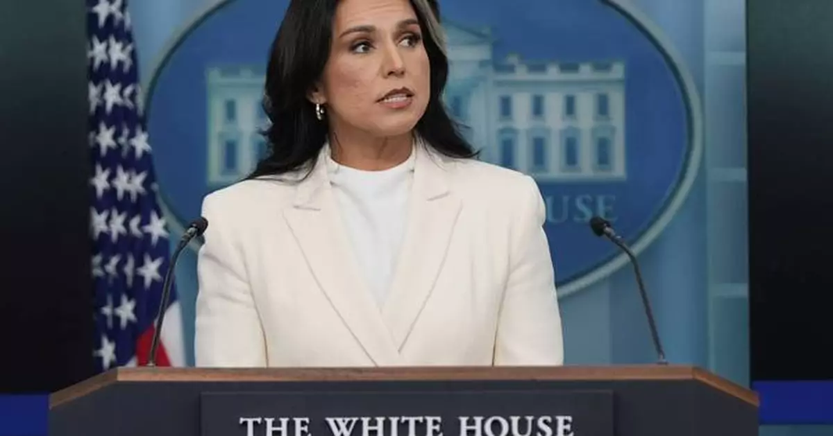 Gabbard uses surprise White House appearance to attack Trump's enemies on the Russia investigation