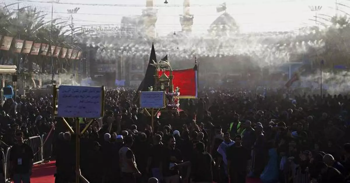 Shiite pilgrims commemorate Ashoura in Karbala, Iraq, under tight security