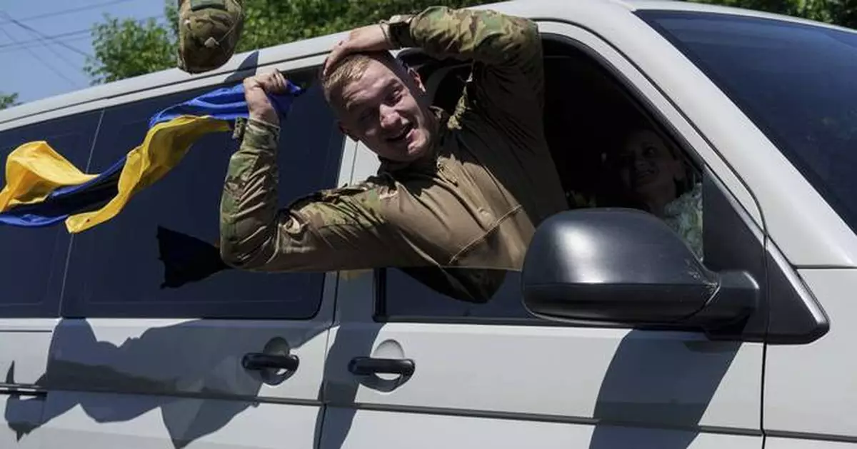 Freed from Russian prisons, Ukrainian soldiers lean into counseling to rebuild their lives