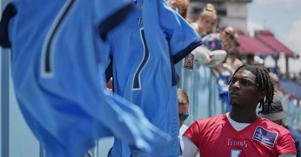 Rookie QB Cam Ward gives tantalizing preview in practice of what he brings to the Titans