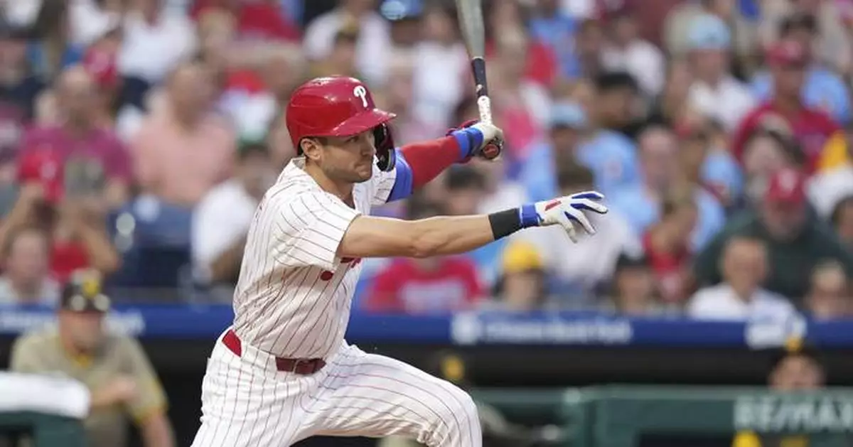 Wheeler strikes out 10 as Phillies beat Padres