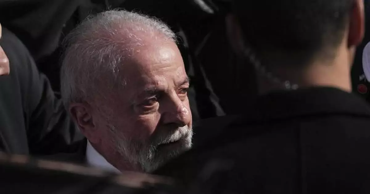 Brazil's Lula visits Fernández de Kirchner under house arrest in Argentina