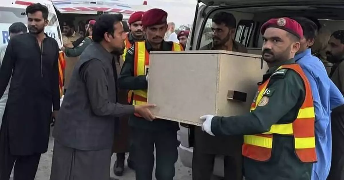 Gunmen abduct and kill 9 passengers from 2 buses on a southwestern Pakistan highway