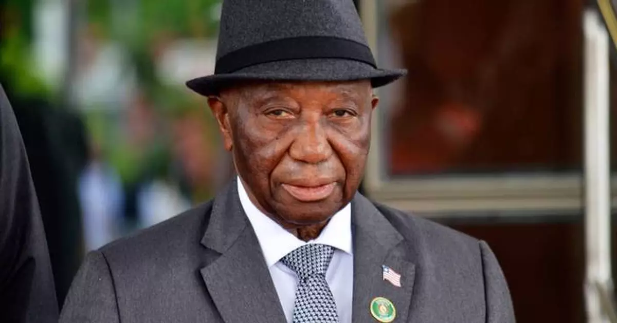 Many Liberians take offense after Trump praises their president's English