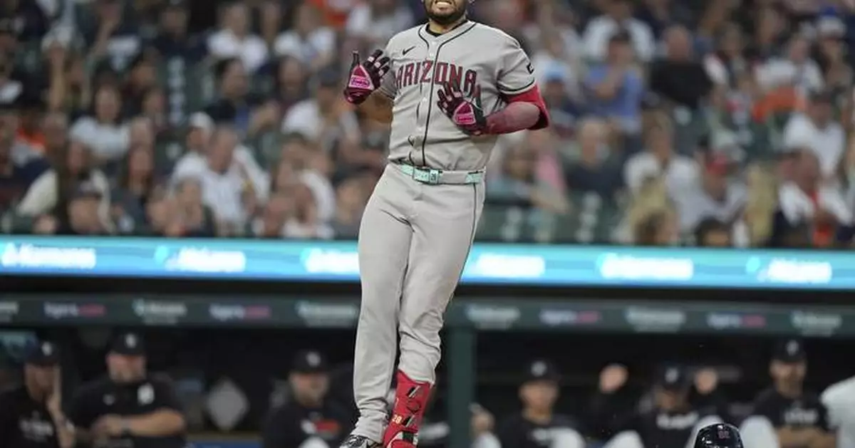 Eugenio Suárez says X-rays were negative after he was hit on index finger by pitch against Tigers