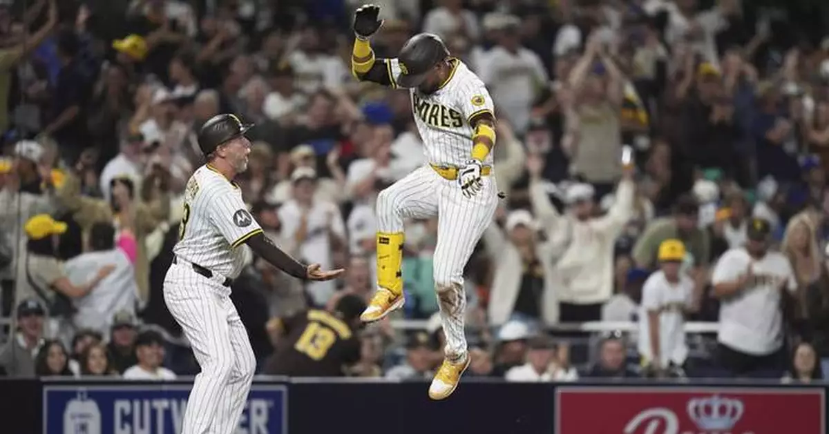 Díaz's walk-off single lifts the Padres to a wild 7-6 win against the Mets