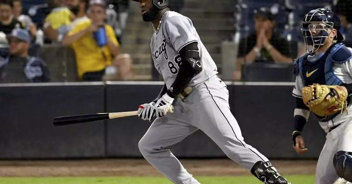 White Sox CF Luis Robert Jr. sidelined for 2nd straight game because of adductor soreness