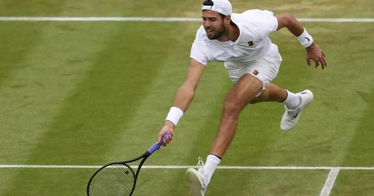 Carlos Alcaraz's Wimbledon win streak reaches 18. Sabalenka gets to another Slam quarterfinal