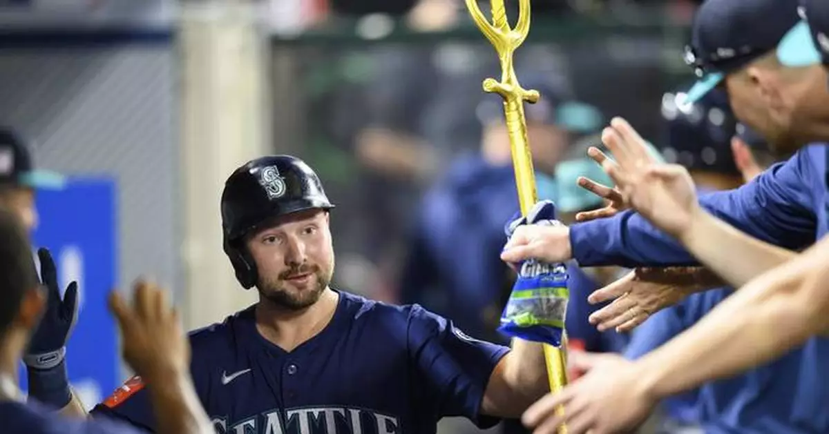 Cal Raleigh is first to 40 homers this season with tiebreaking shot in Mariners' 7-2 win over Angels