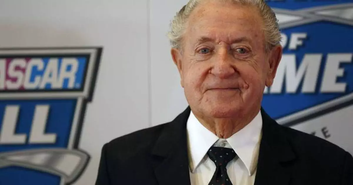 Rex White, who was NASCAR's oldest living champion and a Hall of Famer, dies at 95