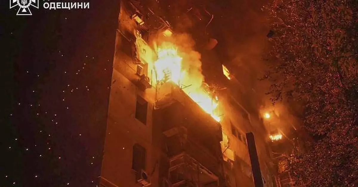 Russia pounds Ukraine with over 300 drones, killing 1 in Odesa