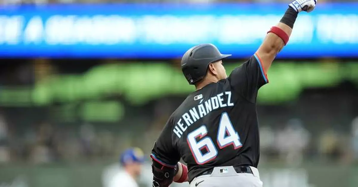 Heriberto Hernandez hits go-ahead 3-run HR as Marlins beat Brewers 7-4