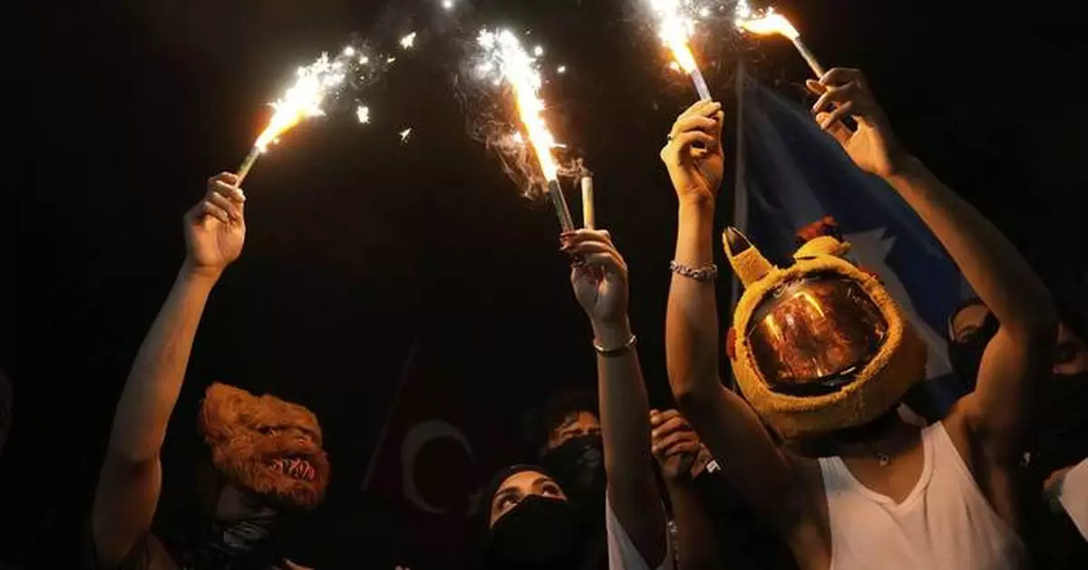 Photos of street protests as Turkey detains 120 opposition officials