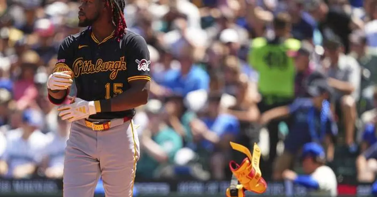 Pirates' Oneil Cruz nabs Mariners' Crawford at the plate on a 105.2 mph throw from center field