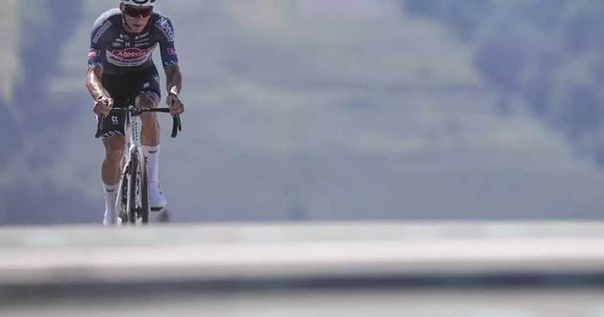 Mathieu van der Poel pulls out of Tour de France with pneumonia