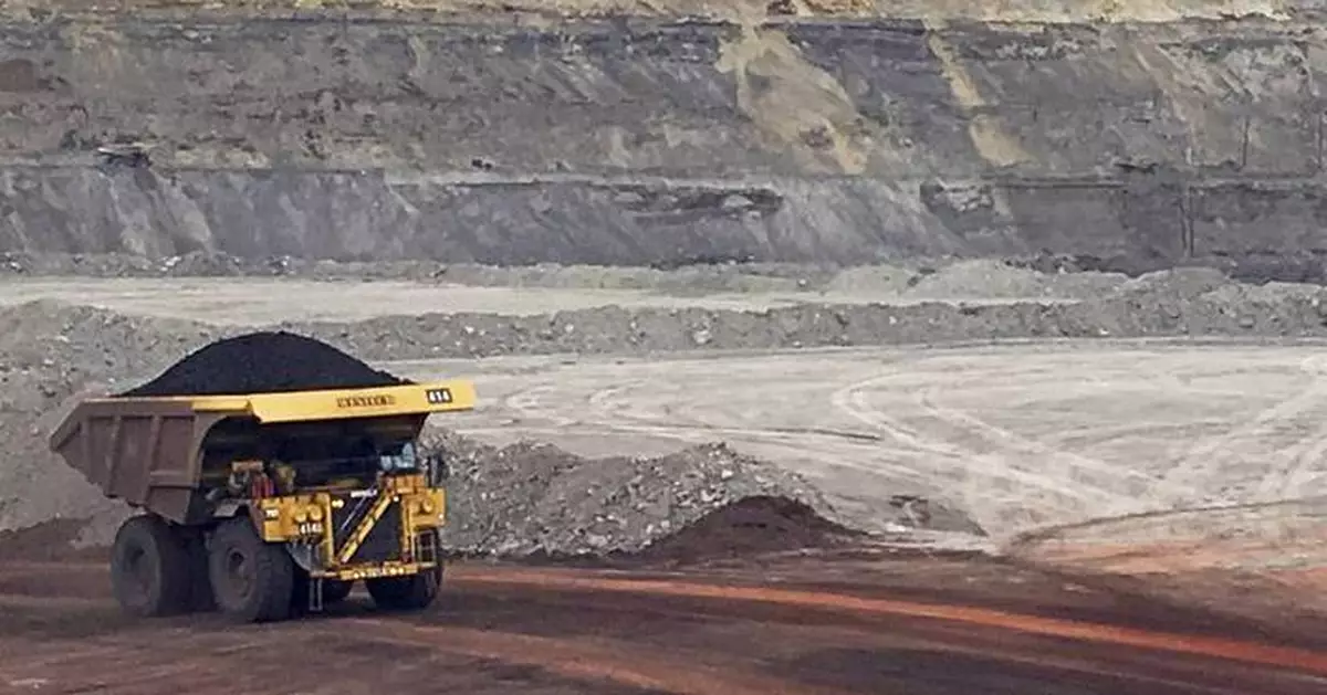 Trump administration weighs new coal sales from public lands in Montana and Wyoming