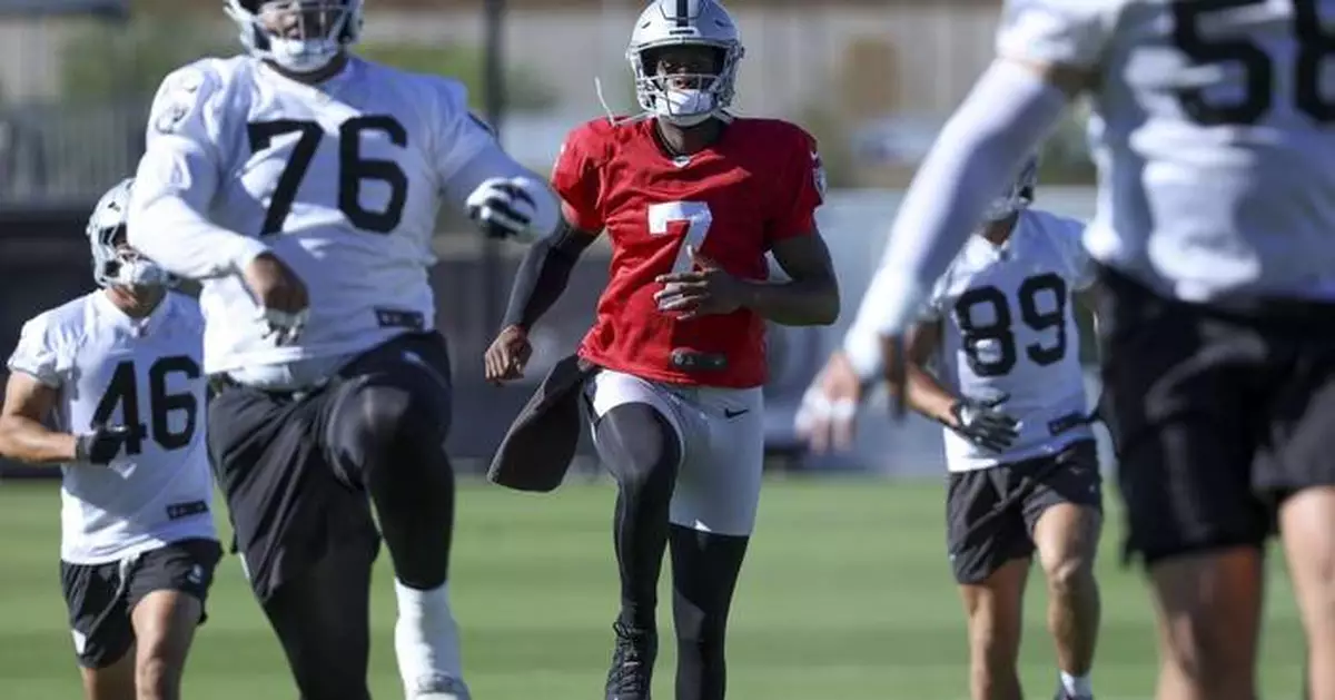 Geno Smith aims to bring stability and firepower to Raiders' struggling offense