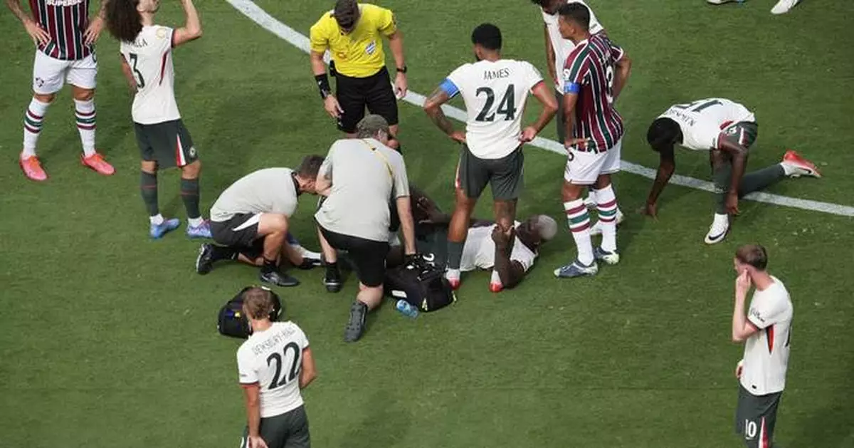 Chelsea midfielder Moisés Caicedo hurts ankle late in win over Fluminense