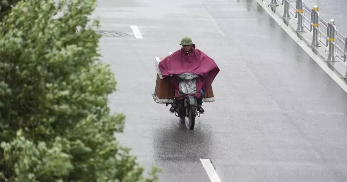 Storm Wipha hits northern Vietnam with strong winds and heavy rain