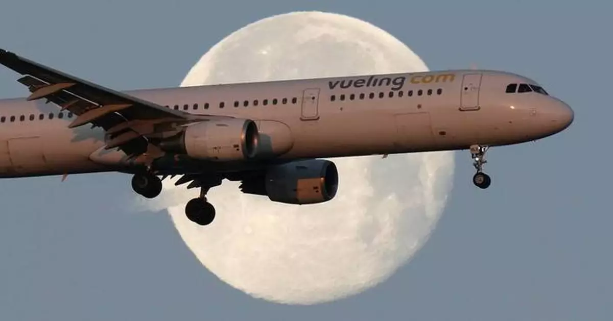 French authorities investigate if Jewish passengers were removed from flight due to religion