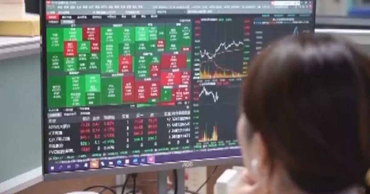 Chinese shares close higher Tuesday
