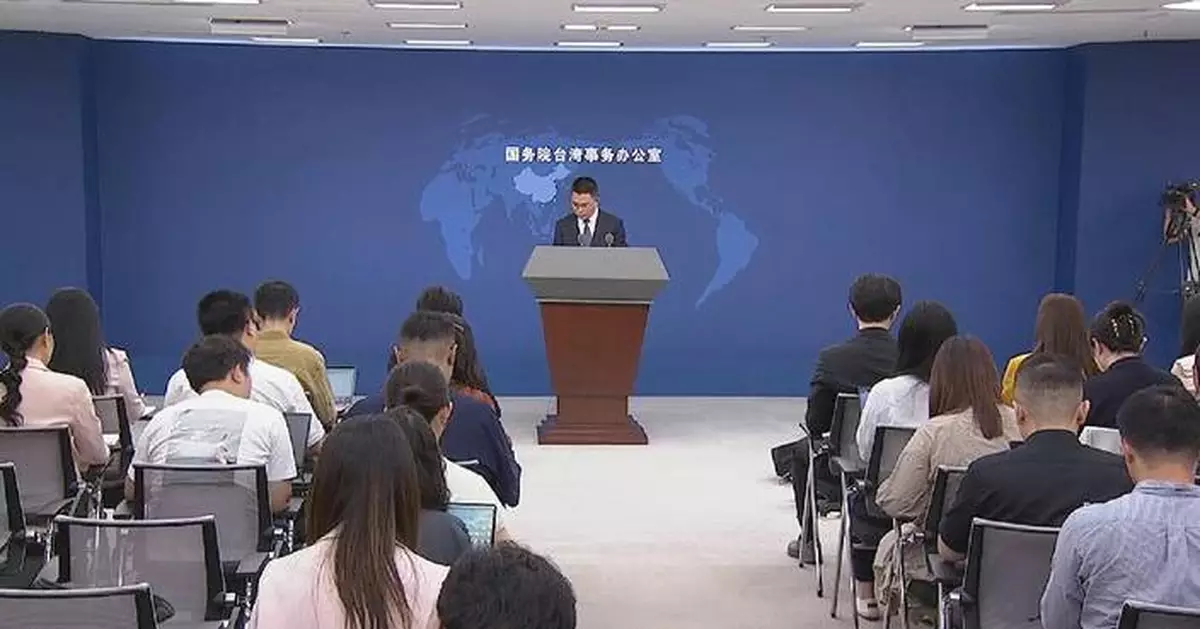 Taiwan authorities' hype of mainland's flight route change doomed to fail: mainland spokesman