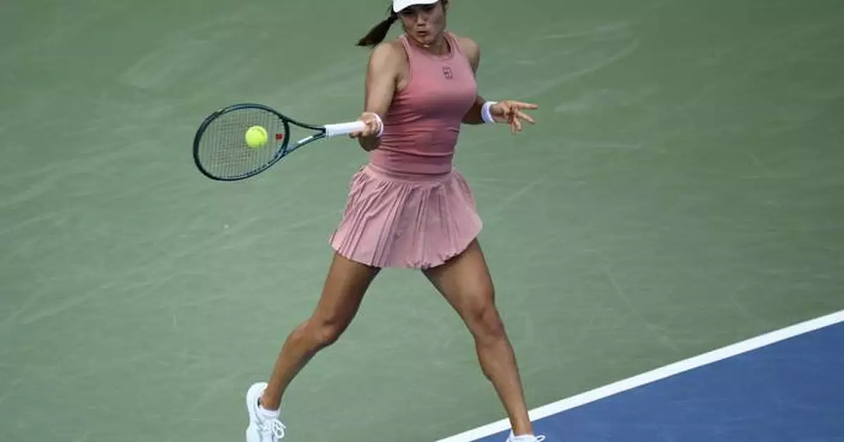 45-year-old Venus Williams becomes the oldest woman since Martina Navratilova to win a singles match