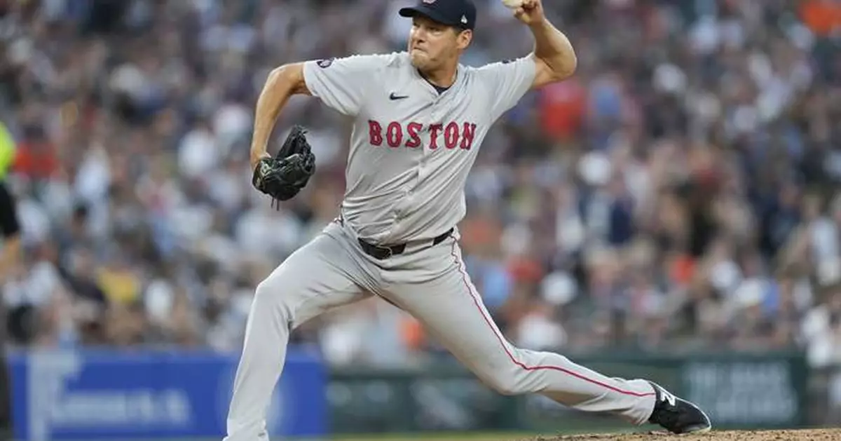 Royals calling up 45-year-old pitcher Rich Hill from minors for a start against the Cubs