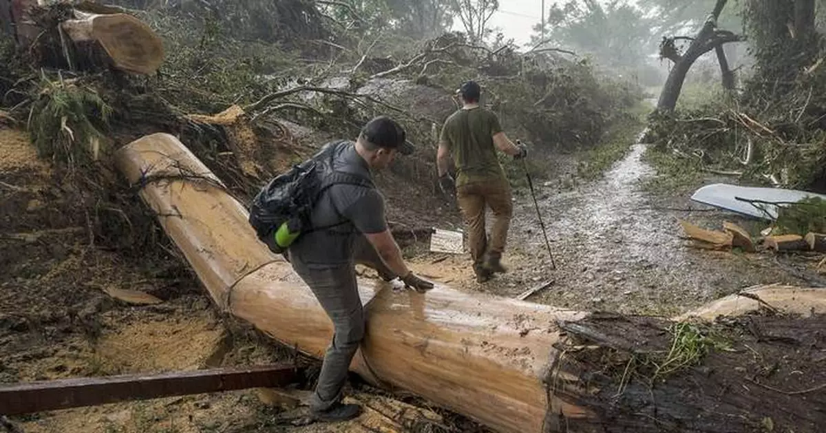 Volunteers flock to help search efforts after Texas floods even as officials warn them away
