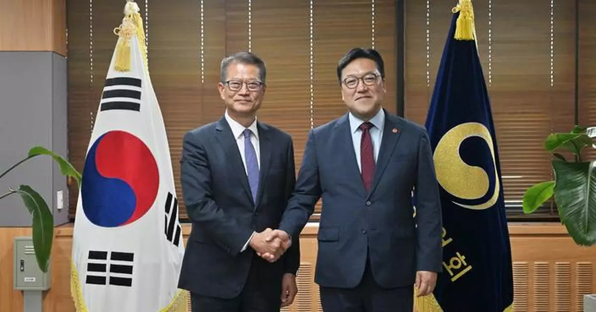 Hong Kong Financial Secretary Promotes Market Collaboration during Seoul Visit and Highlights Investment Opportunities.