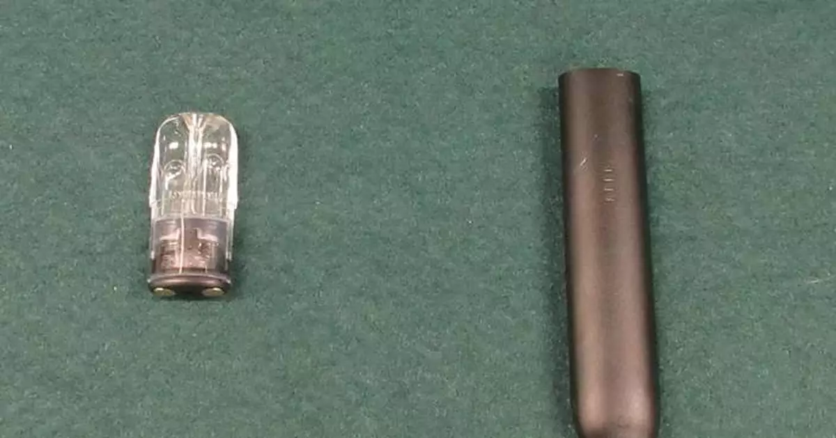 Hong Kong Customs Seizes Space Oil Drug from Passenger at Lo Wu Control Point