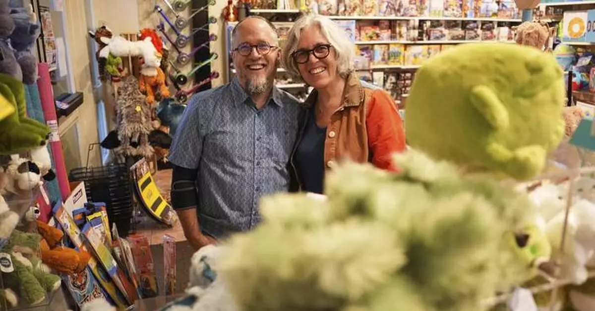 Less selection, higher prices: How tariffs are shaping the holiday shopping season