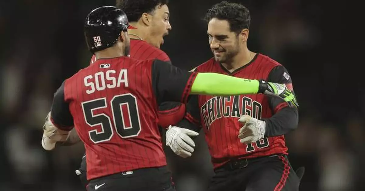 Tauchman gets the winning hit in the 11th as the White Sox beat the Guardians 5-4 for DH split