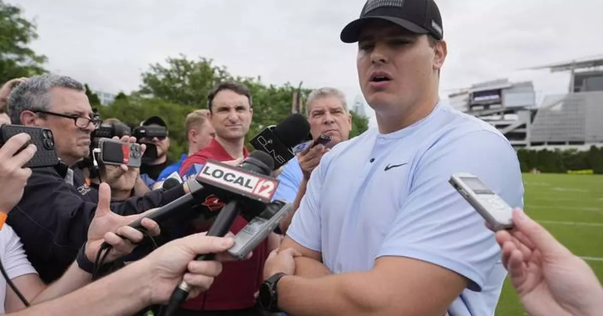 All-Pro Trey Hendrickson ends holdout and will report to Bengals, AP source says