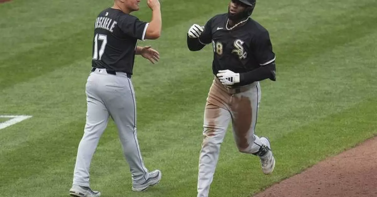 White Sox crush Pirates 10-1 behind homers by Luis Robert Jr. and Edgar Quero