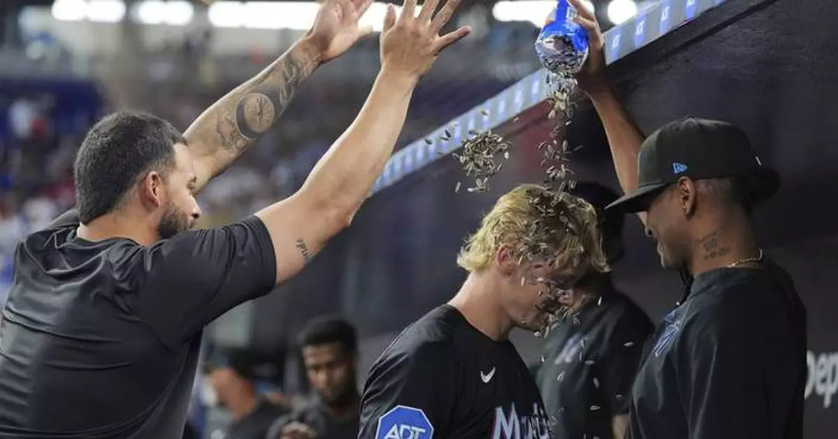 Kyle Stowers hits 2-run walk-off homer in 10th to give the Marlins an 8-7 win over the Royals