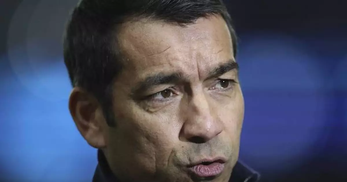 Liverpool makes changes to Arne Slot's coaching team and hires Giovanni van Bronckhorst as assistant