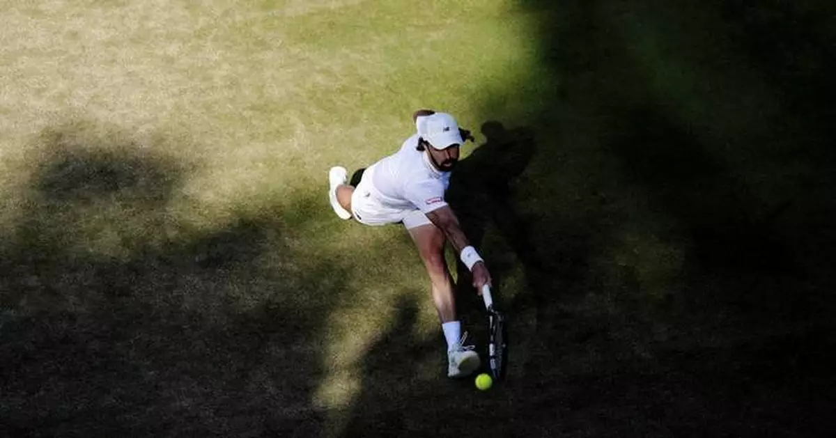 A tip of the cap to the Wimbledon player who caught his hat when it fell off but still won a point