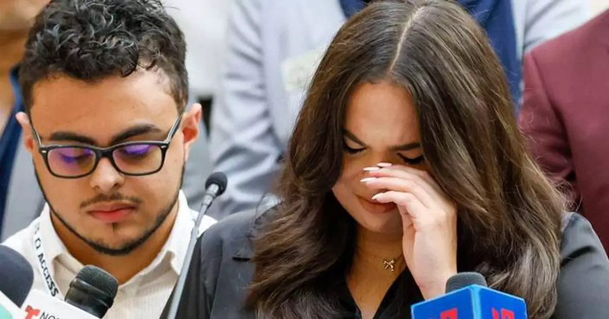 Family, supporters urge release of Spanish-language journalist in ICE custody