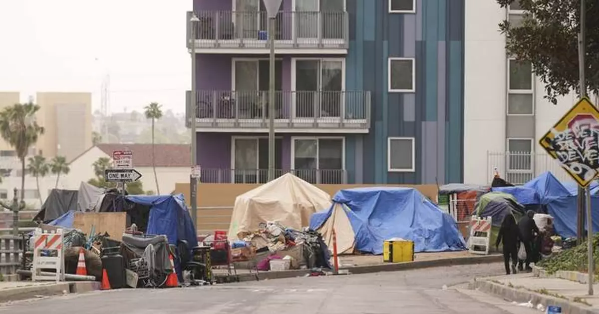 Democrats and advocates criticize Trump's executive order on homelessness