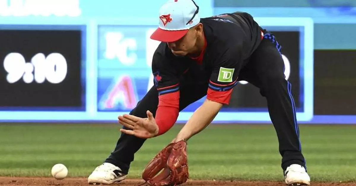 AL East-leading Blue Jays place infielder Andrés Giménez on injured list with left ankle sprain