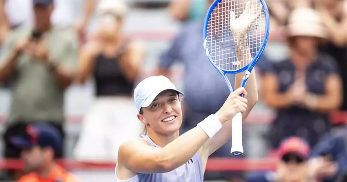 Iga Swiatek easily advances in Montreal in first match since Wimbledon victory