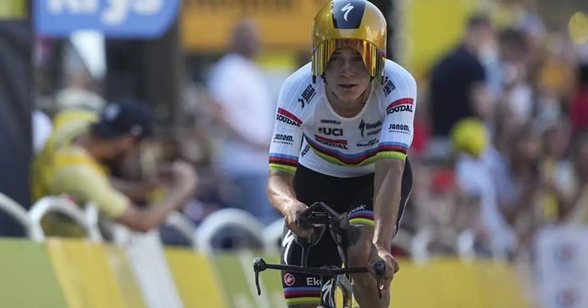 Evenepoel's stunning time trial win as Pogačar takes Tour de France yellow jersey