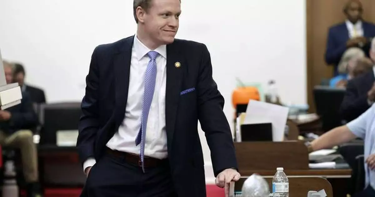 Some North Carolina Democratic lawmakers break from party to pass Republican priorities
