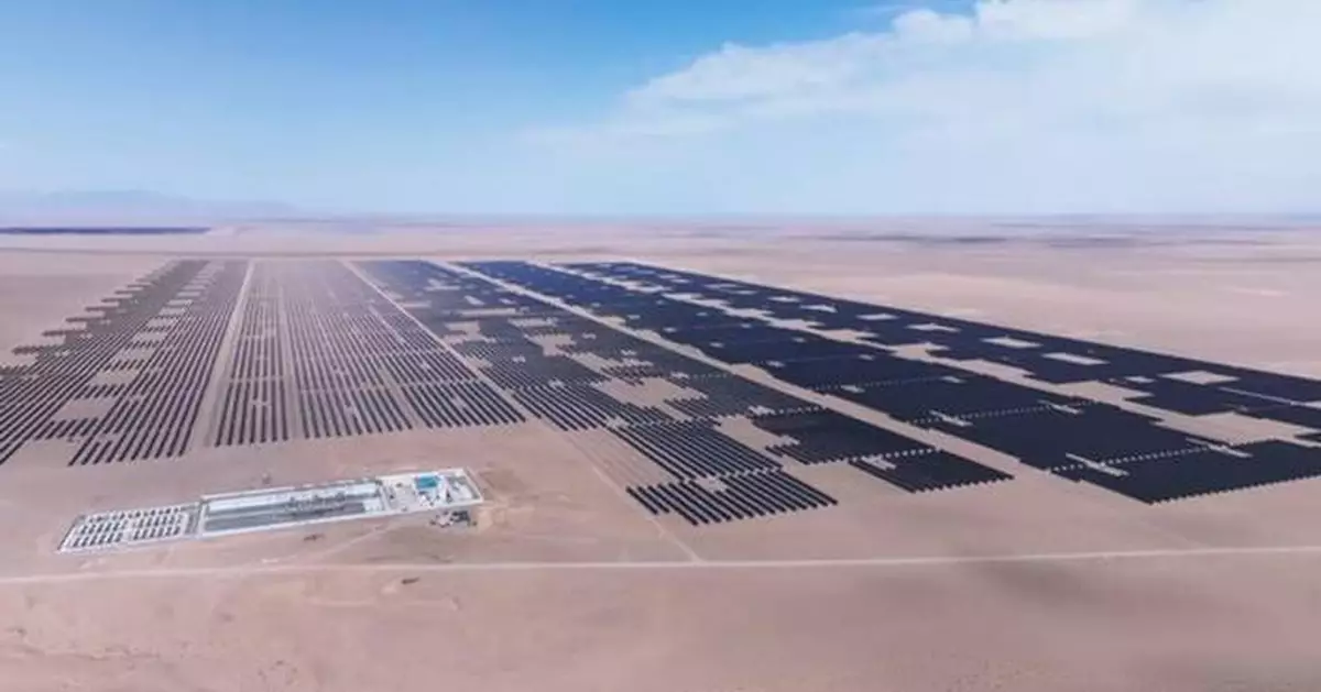 Trinasolar's Vertex modules revive the Gobi Desert, expanding clean energy and ecological recovery