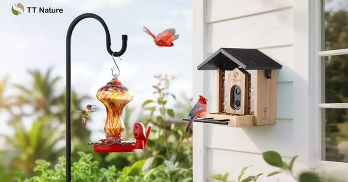 The Perfect Gift for Bird Lovers: TT Nature's Smart Feeders Delight on Any Occasion
